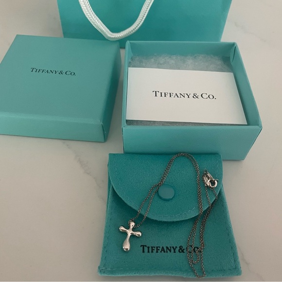 Tiffany Elsa Peretti Cross Pendant - Picture 3 of 8